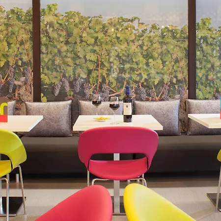 Отель Ibis Styles Bordeaux Medard 3*