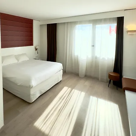 ホテル Ibis Styles Bordeaux Medard 3*