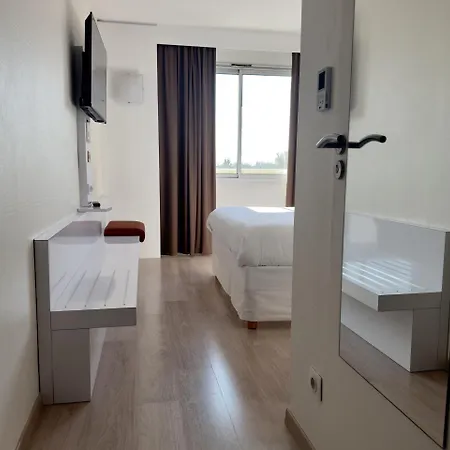 Ibis Styles Bordeaux Medard 3* Сен-Медар-ан-Жаль