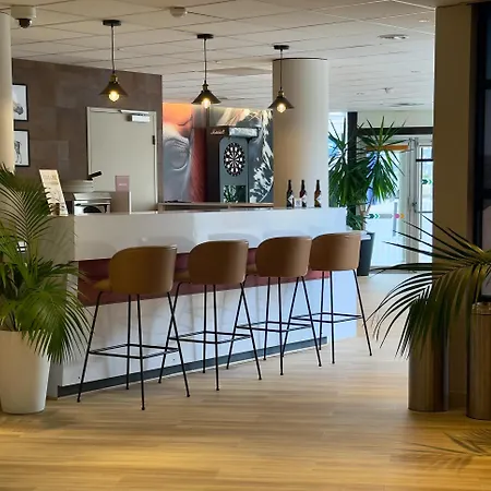 Отель Ibis Styles Bordeaux Medard 3*