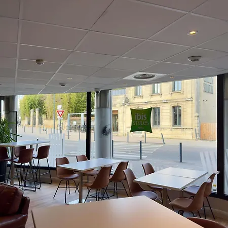 Ibis Styles Bordeaux Medard ホテル