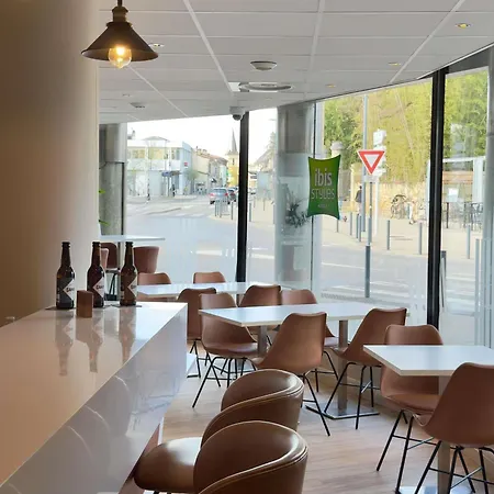 Ibis Styles Bordeaux Médard Hotel