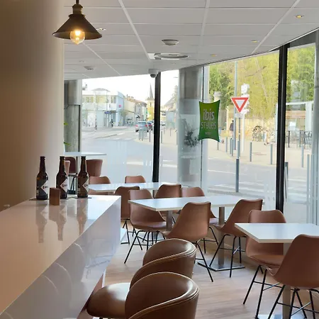 Ibis Styles Bordeaux Medard 호텔 3*